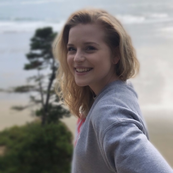 Meet your Posher, Madelyn - Picture 1 of 1